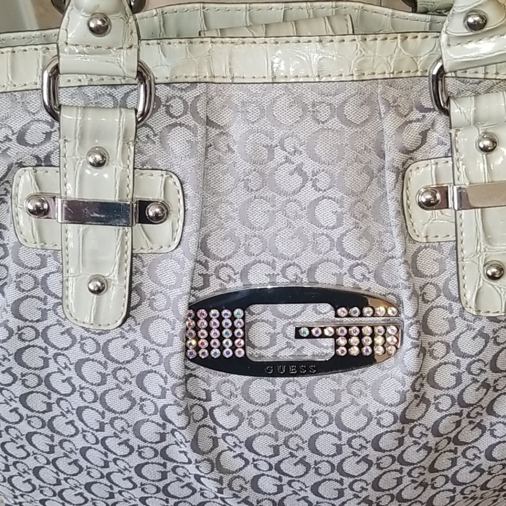 Guess Purse - Picture 4 of 9
